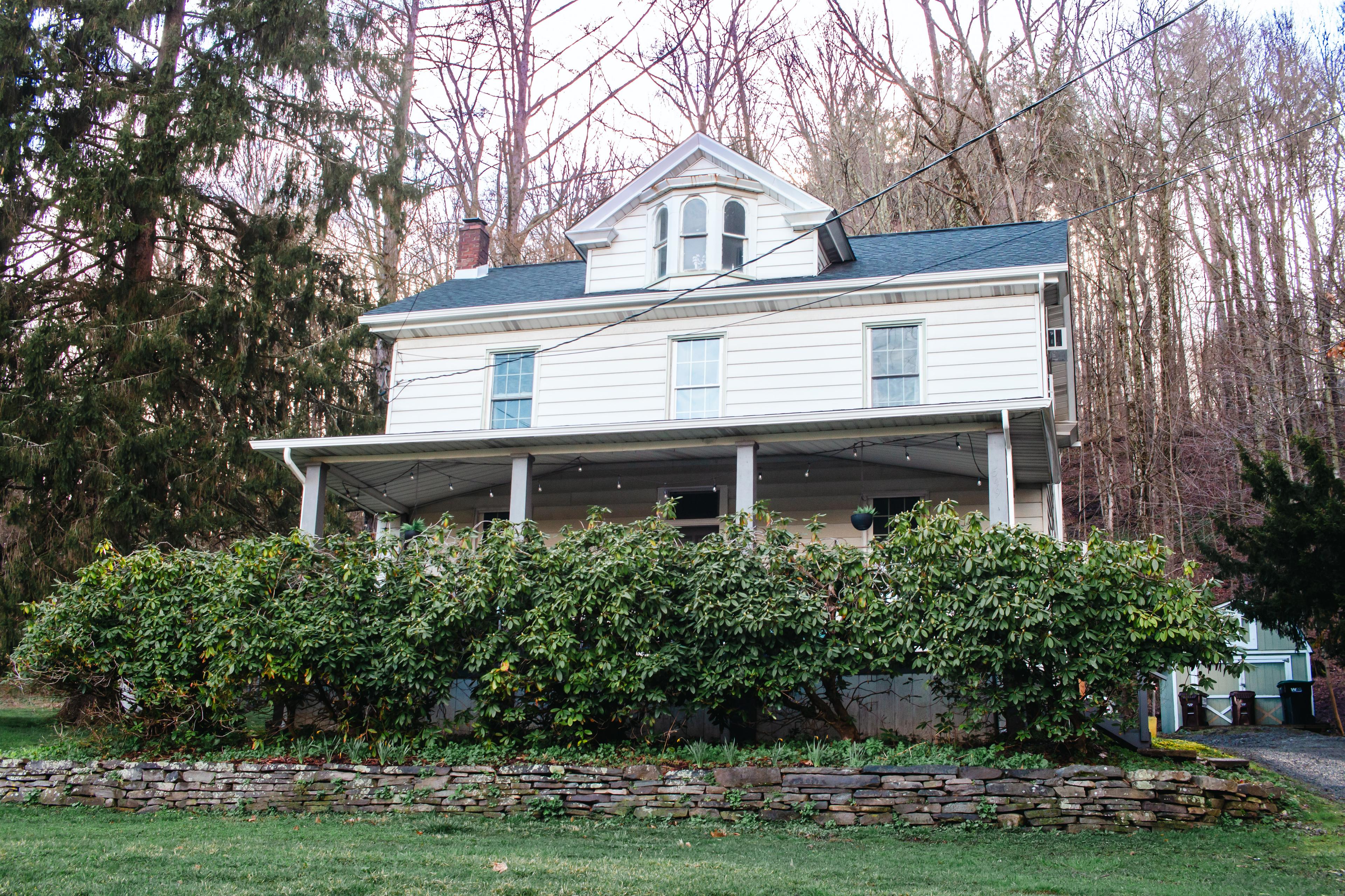 View of the house from the front yard